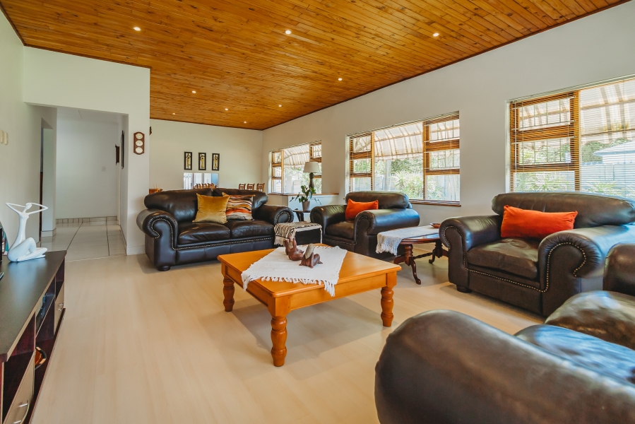 5 Bedroom Property for Sale in Heather Park Western Cape